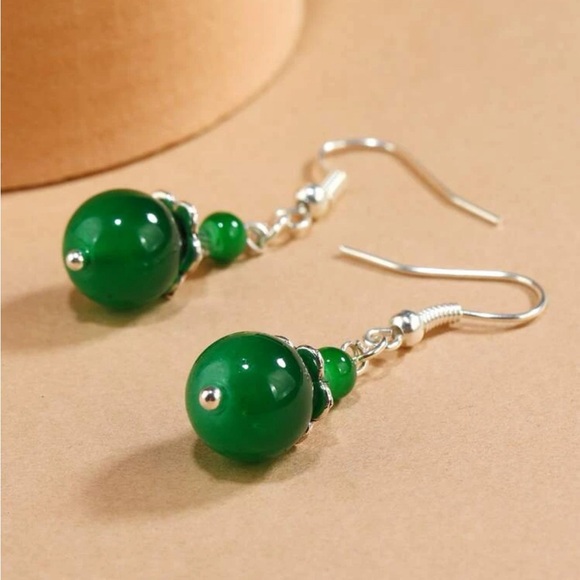SIMPLE SILVER AND DEEP GREEN JADE COLORED DROP EARRINGS - Picture 3 of 5
